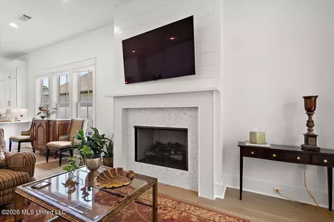 Living - 112 Brashear St, Madison, MS 39110 photo 1 of 2