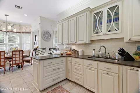 Kitchen - 5122 Canton Heights Dr, Jackson, MS 39211 photo 2 of 4