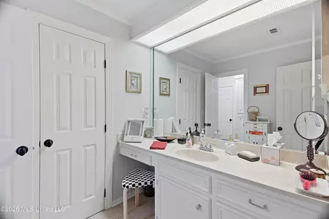 Bath - 5122 Canton Heights Dr, Jackson, MS 39211 photo 8 of 8