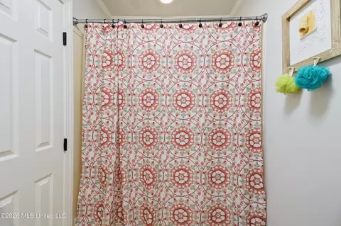 Bath - 5122 Canton Heights Dr, Jackson, MS 39211 photo 7 of 8
