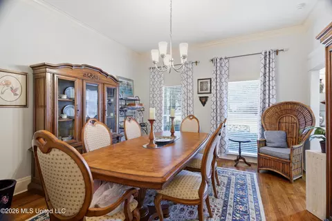 Dining - 5122 Canton Heights Dr, Jackson, MS 39211 photo 2 of 4