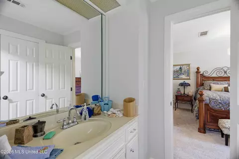 Bath - 5122 Canton Heights Dr, Jackson, MS 39211 photo 6 of 8