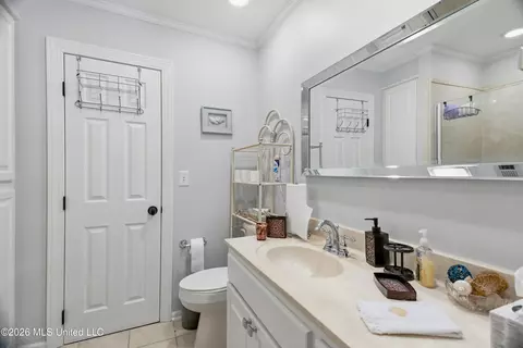 Bath - 5122 Canton Heights Dr, Jackson, MS 39211 photo 4 of 8