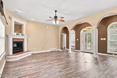 Living - 282 Douglas Rd, Hernando, MS 38632 photo 1 of 9