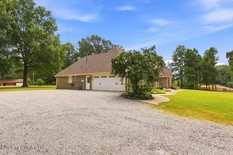 Exterior - 282 Douglas Rd, Hernando, MS 38632 photo 4 of 6