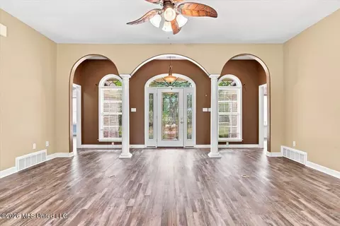 Living - 282 Douglas Rd, Hernando, MS 38632 photo 7 of 9