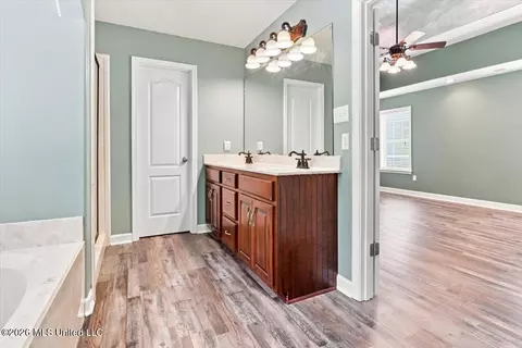 Entry Way - 282 Douglas Rd, Hernando, MS 38632 photo 2 of 3