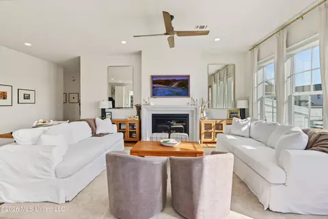 Living - 405 Mason Ave, Long Beach, MS 39560 photo 3 of 4