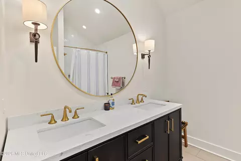 Bath - 405 Mason Ave, Long Beach, MS 39560 photo 3 of 9