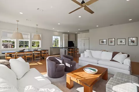 Living - 405 Mason Ave, Long Beach, MS 39560 photo 2 of 4