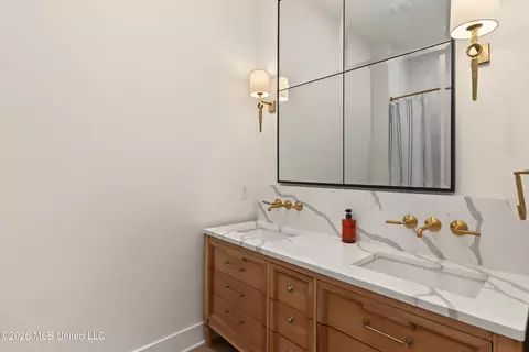 Bath - 405 Mason Ave, Long Beach, MS 39560 photo 1 of 9