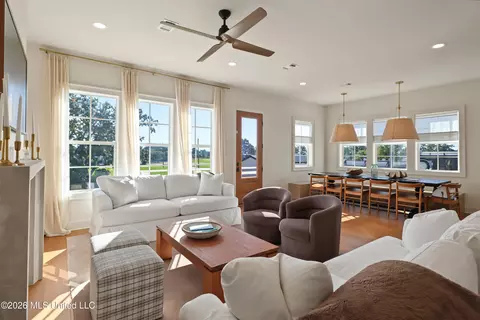 Living - 405 Mason Ave, Long Beach, MS 39560 photo 4 of 4