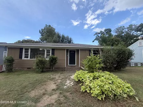 Exterior - 545 Park Pl, Natchez, MS 39120 photo 2 of 3