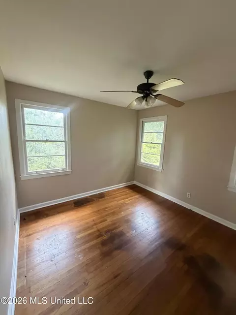 Bedroom - 545 Park Pl, Natchez, MS 39120 photo 1 of 2