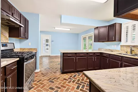 Kitchen - 5547 Paula Dr, Long Beach, MS 39560 photo 5 of 5