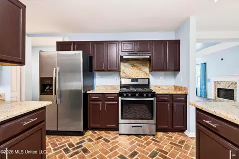 Kitchen - 5547 Paula Dr, Long Beach, MS 39560 photo 4 of 5