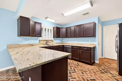 Kitchen - 5547 Paula Dr, Long Beach, MS 39560 photo 2 of 5