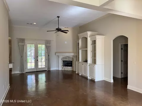 Living - 103 Red Oak Ct, Madison, MS 39110 photo 1 of 3