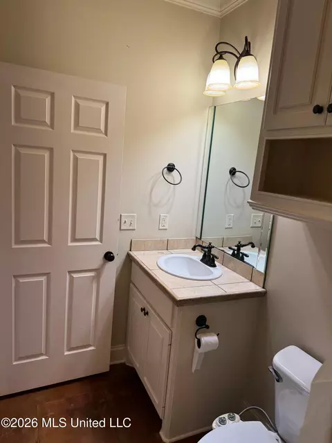 Bath - 103 Red Oak Ct, Madison, MS 39110 photo 5 of 6