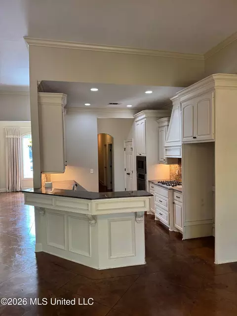 Kitchen - 103 Red Oak Ct, Madison, MS 39110 photo 2 of 2