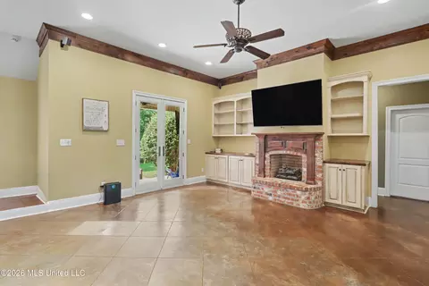 Living - 1350 Fairway Dr, Wiggins, MS 39577 photo 2 of 3