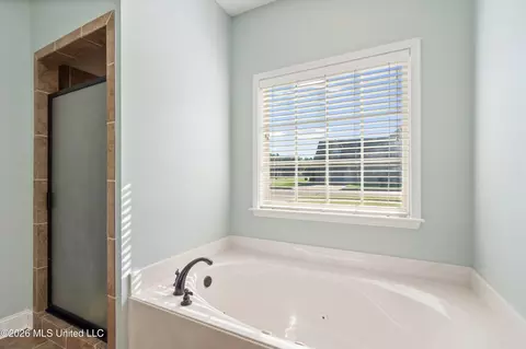 Bath - 1375 Fieldstone St, Hernando, MS 38632 photo 1 of 3