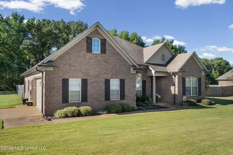 Exterior - 1375 Fieldstone St, Hernando, MS 38632 photo 3 of 5