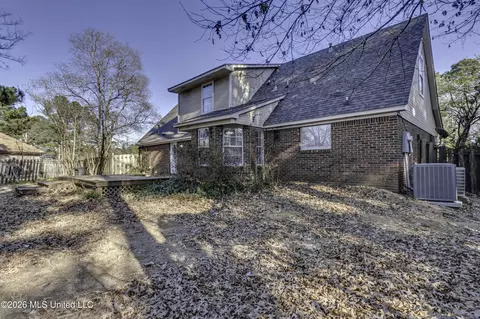 Exterior - 823 Bibury Pl, Brandon, MS 39047 photo 8 of 10