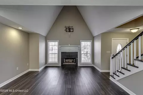 Living - 823 Bibury Pl, Brandon, MS 39047 photo 2 of 10