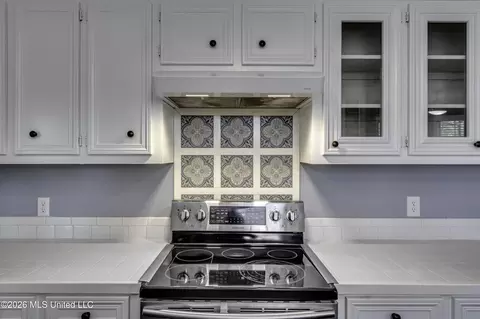 Kitchen - 823 Bibury Pl, Brandon, MS 39047 photo 3 of 6