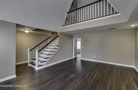 Living - 823 Bibury Pl, Brandon, MS 39047 photo 6 of 10