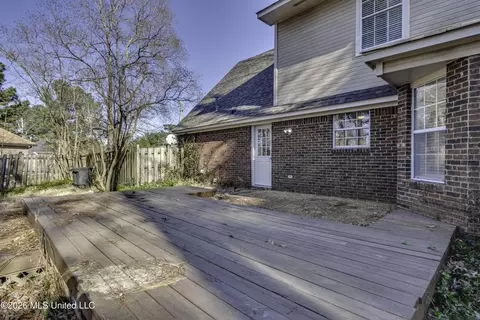 Exterior - 823 Bibury Pl, Brandon, MS 39047 photo 9 of 10