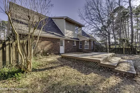Exterior - 823 Bibury Pl, Brandon, MS 39047 photo 5 of 10