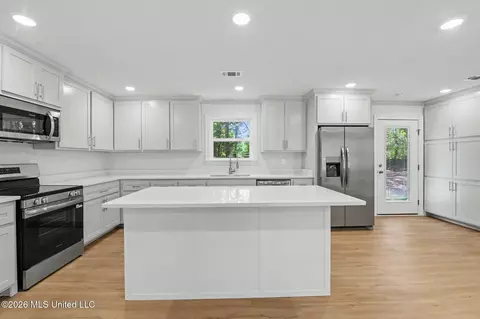 Kitchen - 12908 Dixie Hill Dr, Moss Point, MS 39562 photo 1 of 4