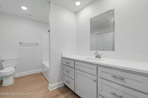 Bath - 12908 Dixie Hill Dr, Moss Point, MS 39562 photo 3 of 3