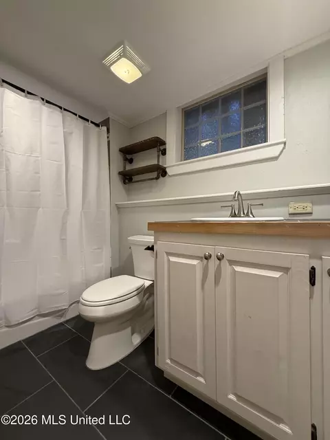Bath - 209 S Commerce St, Natchez, MS 39120 photo 1 of 2