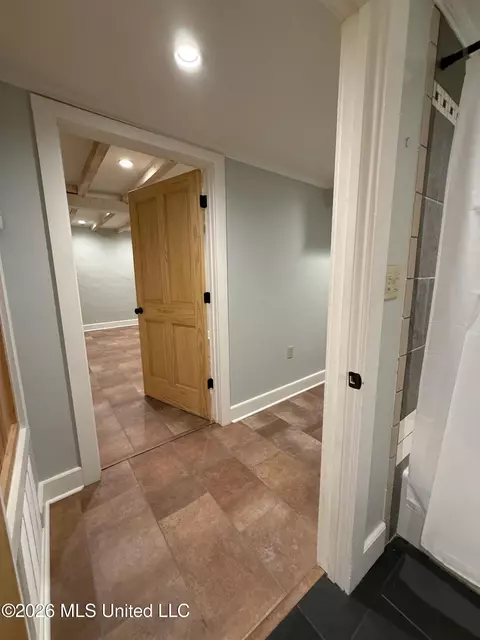 Entry Way - 209 S Commerce St, Natchez, MS 39120 photo 7 of 7
