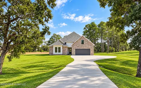 17952 Fairway View Dr, Biloxi, MS 39532