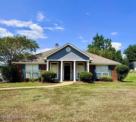 Exterior - 1008 Stonehendge Dr, Brandon, MS 39042 photo 2 of 8