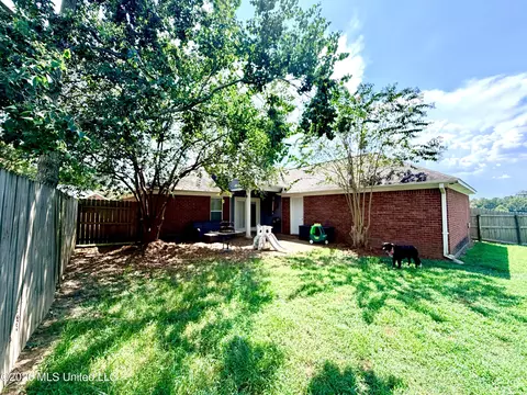 Exterior - 1008 Stonehendge Dr, Brandon, MS 39042 photo 6 of 8