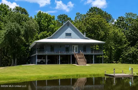88 Compton Ranch Rd, Poplarville, MS 39470