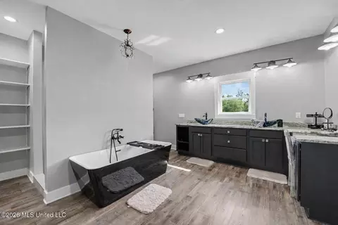 Bath - 20915 Busby Rd, Vancleave, MS 39565 photo 6 of 6