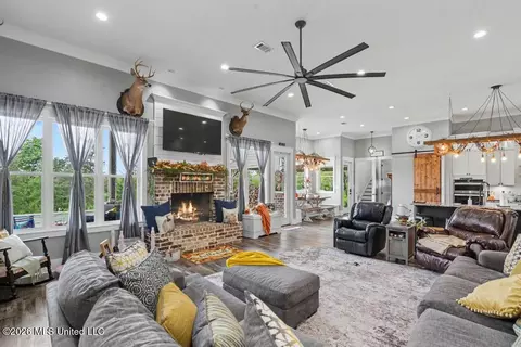 Living - 20915 Busby Rd, Vancleave, MS 39565 photo 3 of 4