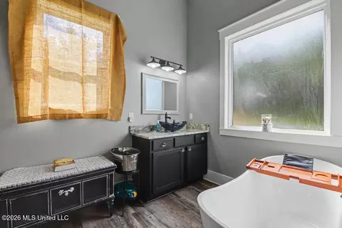 Bath - 20915 Busby Rd, Vancleave, MS 39565 photo 2 of 6