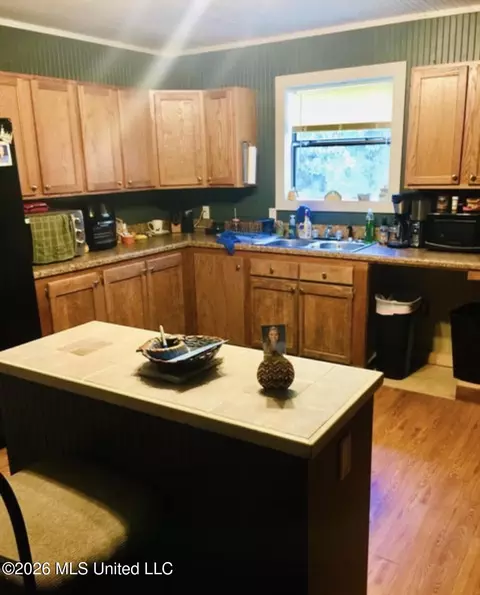 Kitchen - 20915 Busby Rd, Vancleave, MS 39565 photo 4 of 5