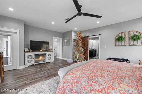 Bedroom - 20915 Busby Rd, Vancleave, MS 39565 photo 4 of 7