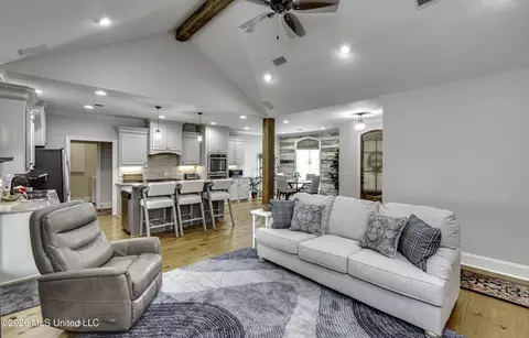 Living - 101 Winchester Cv, Madison, MS 39110 photo 2 of 2