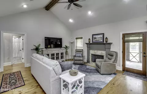 Living - 101 Winchester Cv, Madison, MS 39110 photo 1 of 2