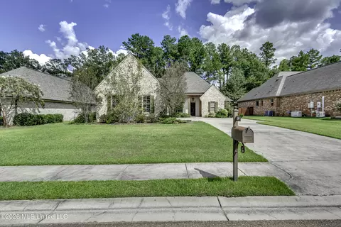 Exterior - 189 Stone Creek Dr, Madison, MS 39110 photo 3 of 8