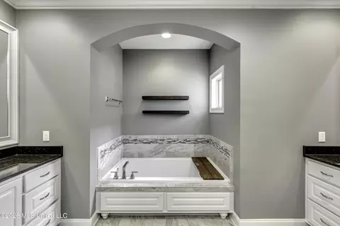 Bath - 189 Stone Creek Dr, Madison, MS 39110 photo 4 of 11